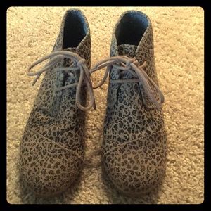 Girls TOMS ankle wedge
